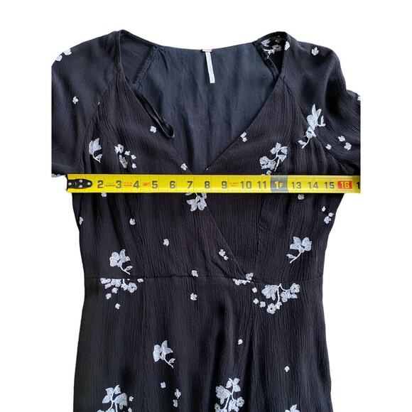 Free People Jasmine Embroidered Black Floral Bell Sleeve Mini Dress Size 6 - Picture 9 of 10